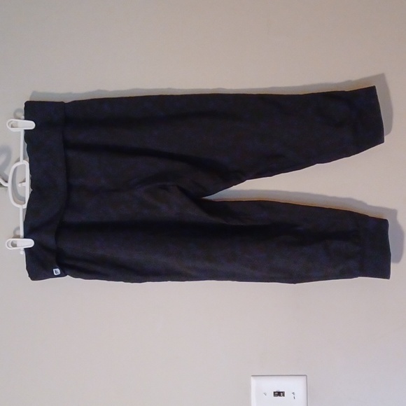 Bogo Fabletics Cropped Joggers - Picture 3 of 5